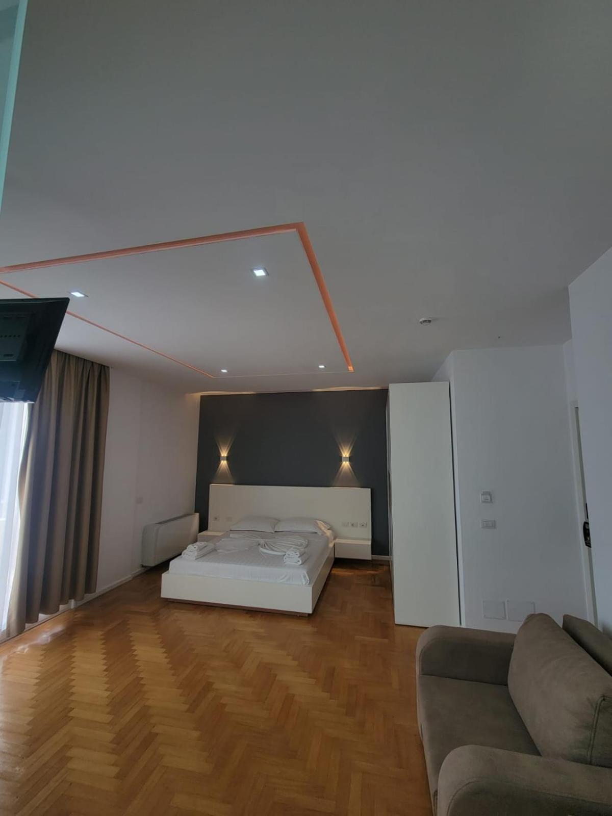 Thea Hotel Vlore Exterior photo
