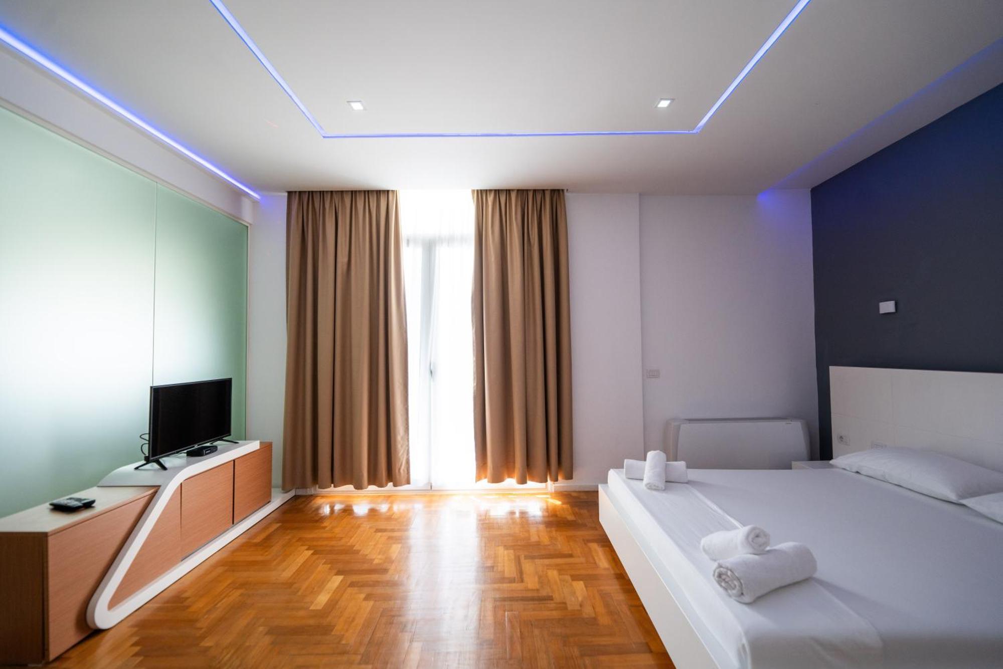 Thea Hotel Vlore Exterior photo
