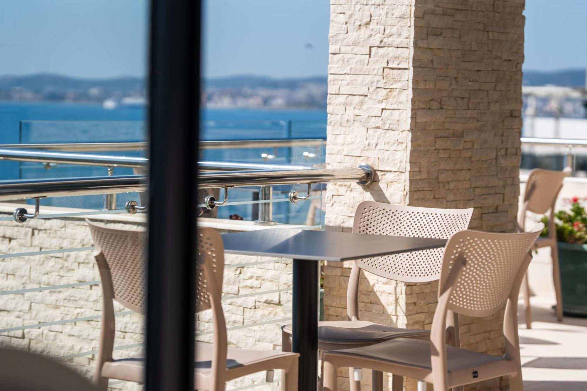 Thea Hotel Vlore Exterior photo